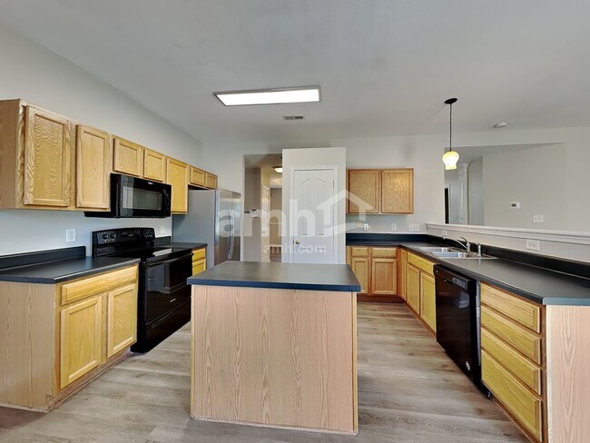 Foto del edificio - 2001 Moonstone Ln