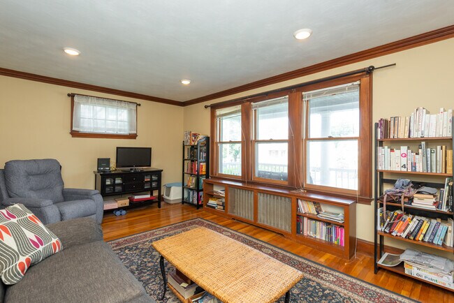 Living room - 105 Lynde St