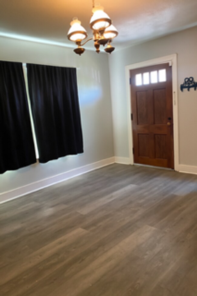 Foto del edificio - Charming Bungalow in Old Hickory/ Rayon City, Fenced Yard