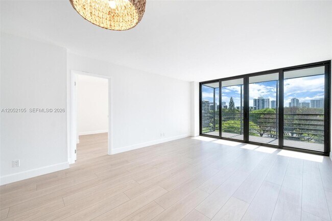 Foto del edificio - 20400 W Country Club Dr