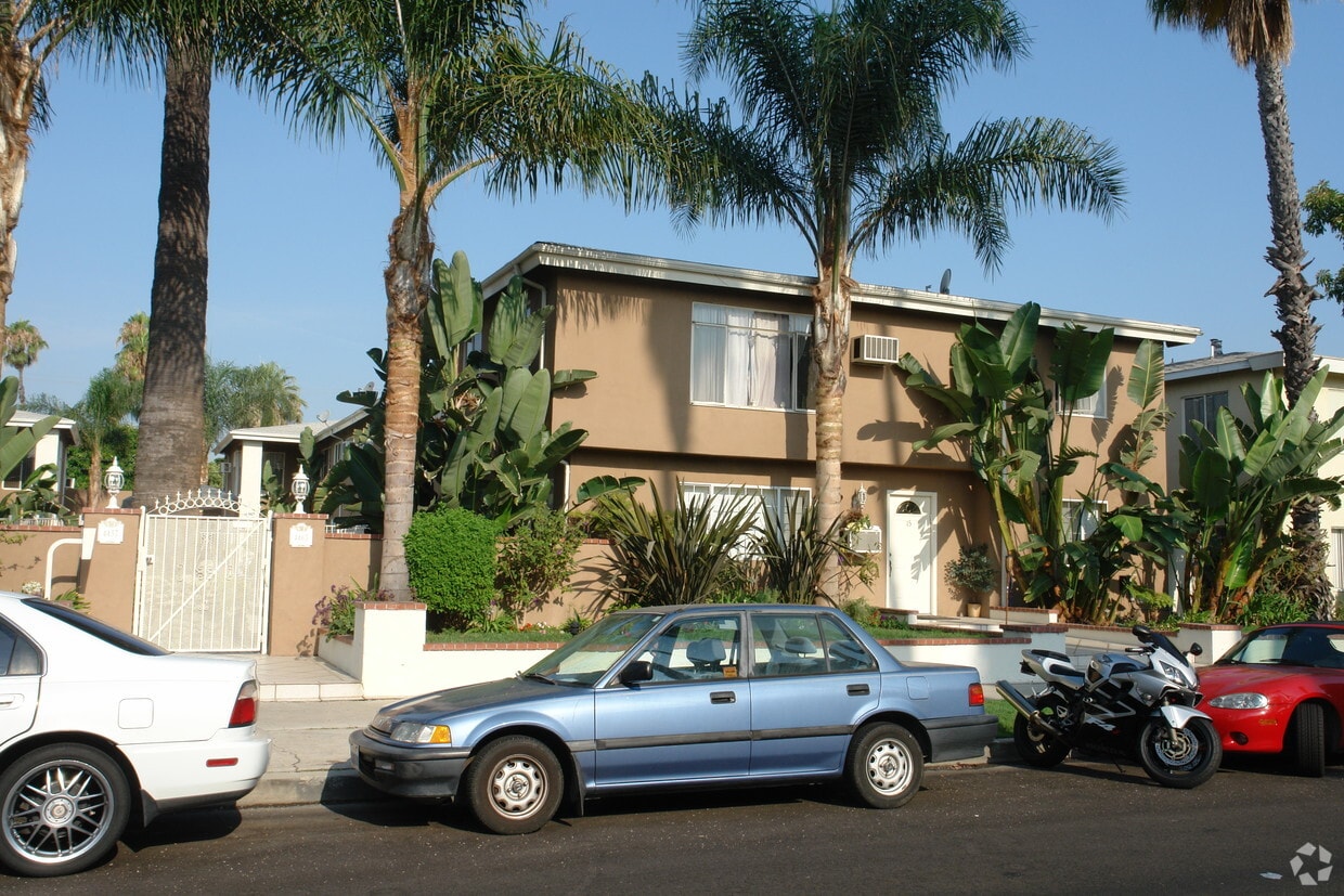 Building Photo - 4457-4463 Murietta Ave