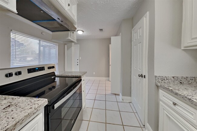 Building Photo - 12706 Pantano Drive