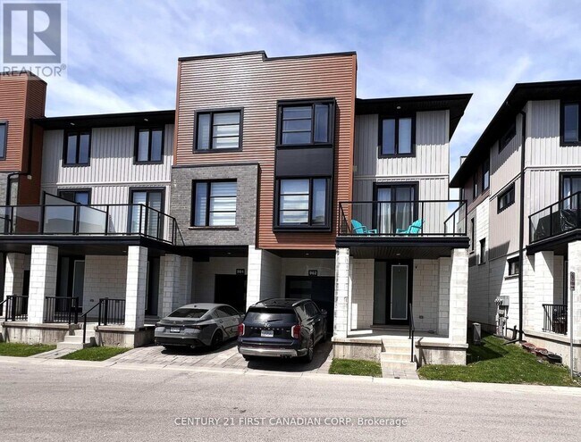 Building Photo - 962 W Village Square