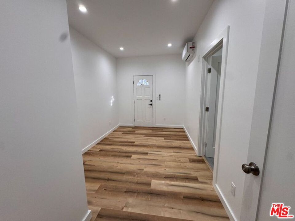 Foto del edificio - 1289 W 22nd St