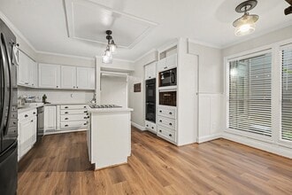 Building Photo - 18242 Lakeside Ln