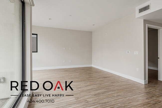 Foto del edificio - 1 Month Free Move-in Special! Spacious One...