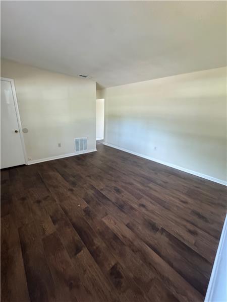 Building Photo - 122 Walz Cir