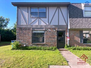 Building Photo - 2614 Martin Ln