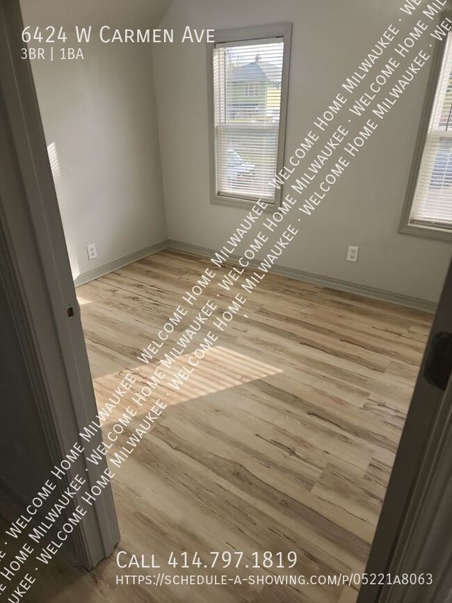 Building Photo - COMING SOON Welcome Home to this Charming ...