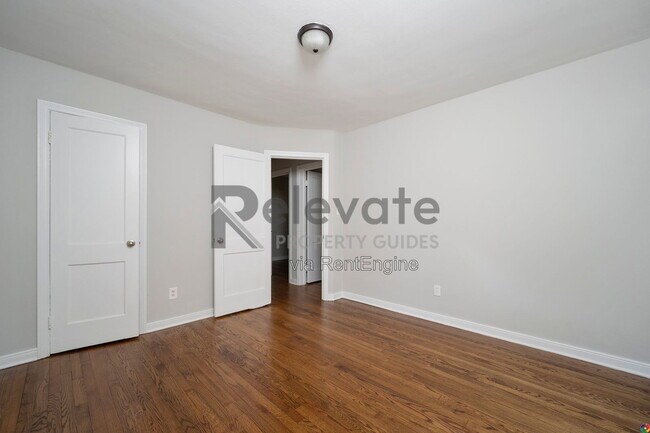 Foto del edificio - 9020 Weldon Dr