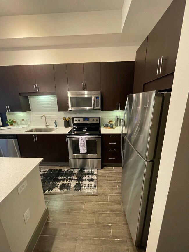 Building Photo - 8805 Dadeland Blvd