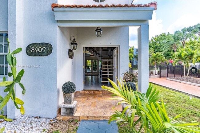 Foto del edificio - 8909 SW 108th St