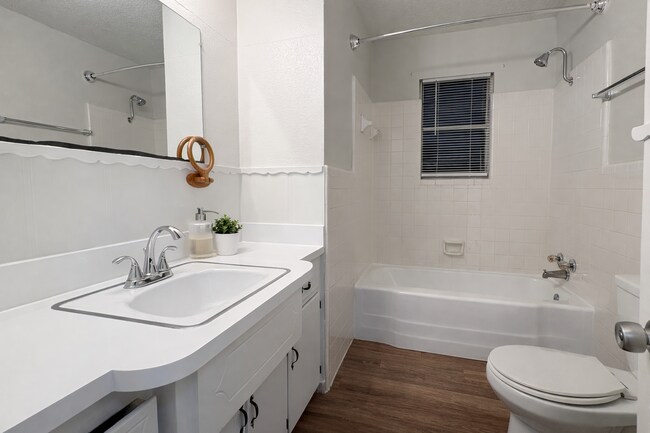 Foto del edificio - 5421 S Lee Ave