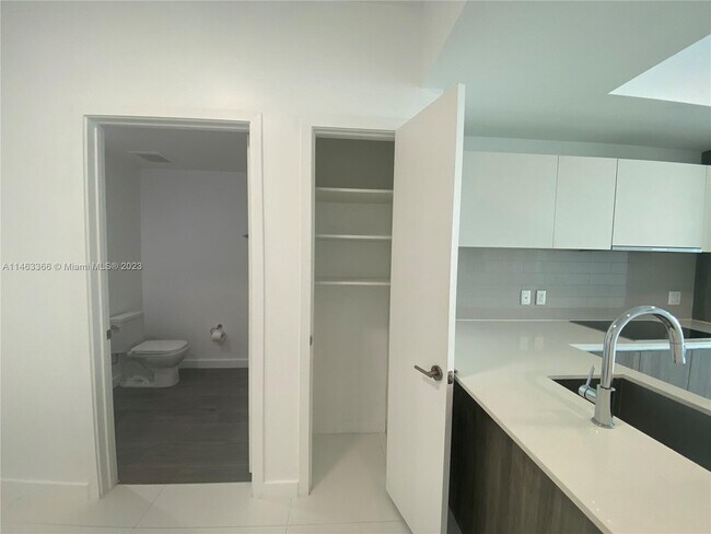 Foto del edificio - 2900 NE 7th Ave