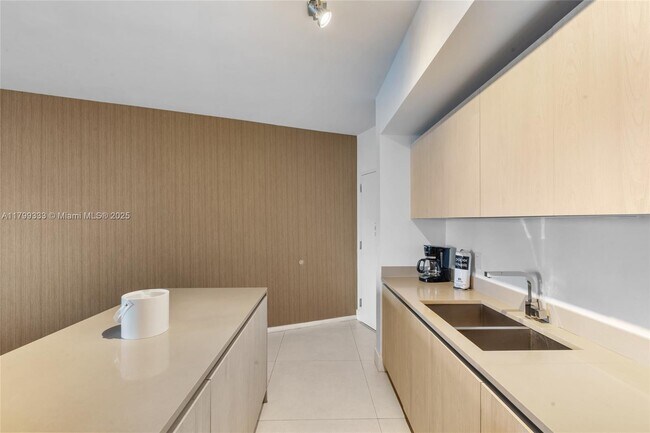 Foto del edificio - 4111 S Ocean Dr