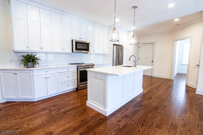 Foto del edificio - 29 Euclid Ave