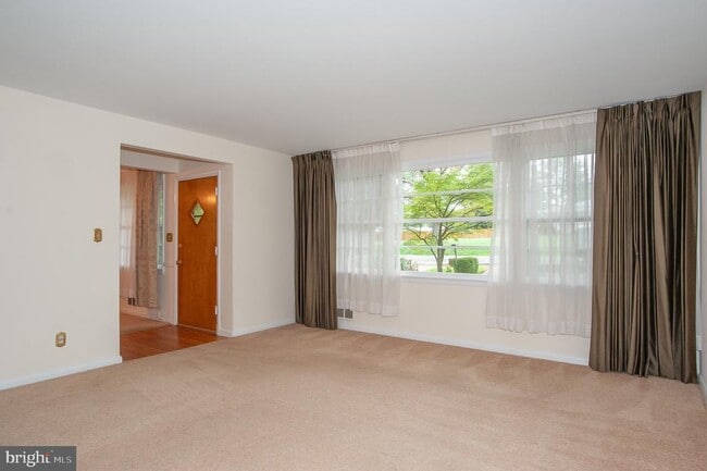 Foto del edificio - 5950 Clames Dr