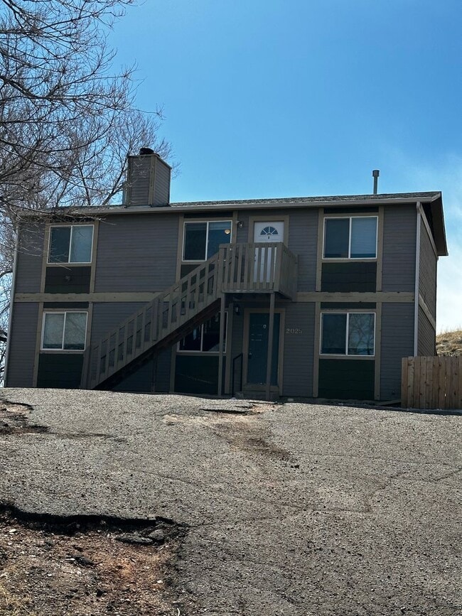 Building Photo - 2025 W Yampa St