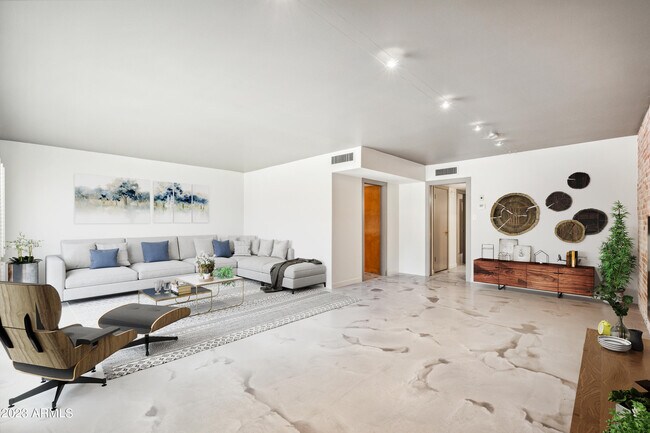 Foto del edificio - 113 E Palm Ln