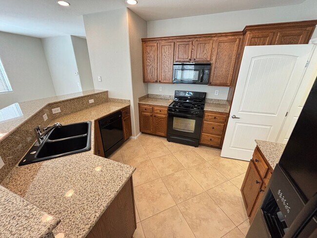 Foto del edificio - Gorgeous 3Bed/2.5Bath/2Car, 2-Story Home located in Loretta Bay