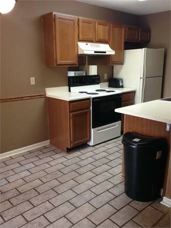 Building Photo - 108 Wolfe St