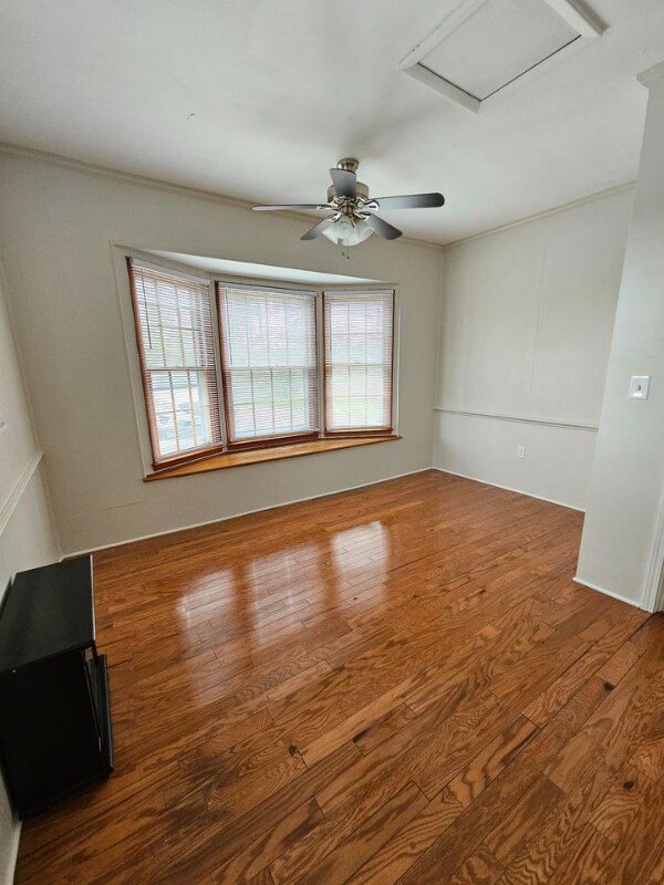 Primary Photo - 5130 Lord Tennyson Rd