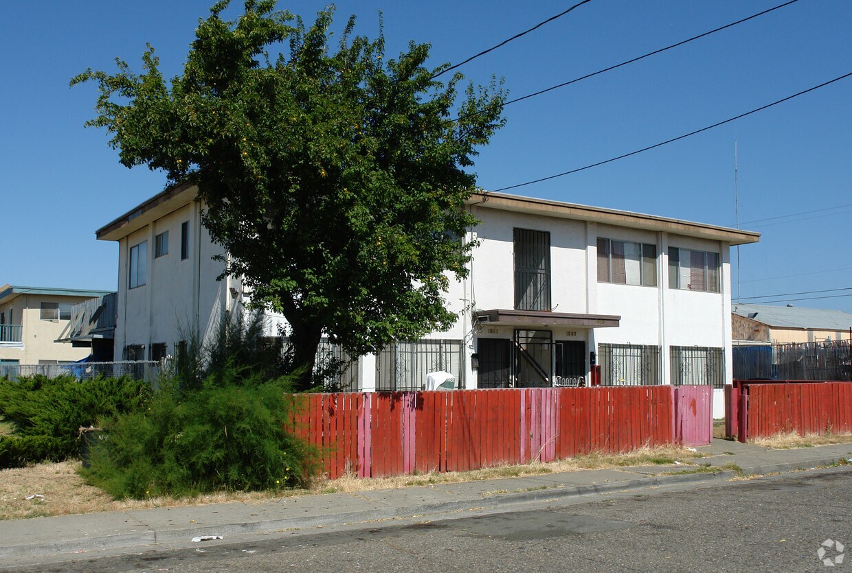 Building Photo - 1841-1847 Napa St