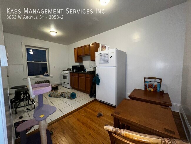 Foto del edificio - 3053 W Argyle St