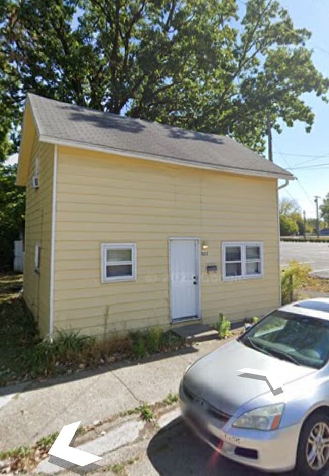 Building Photo - 523 N Locust St