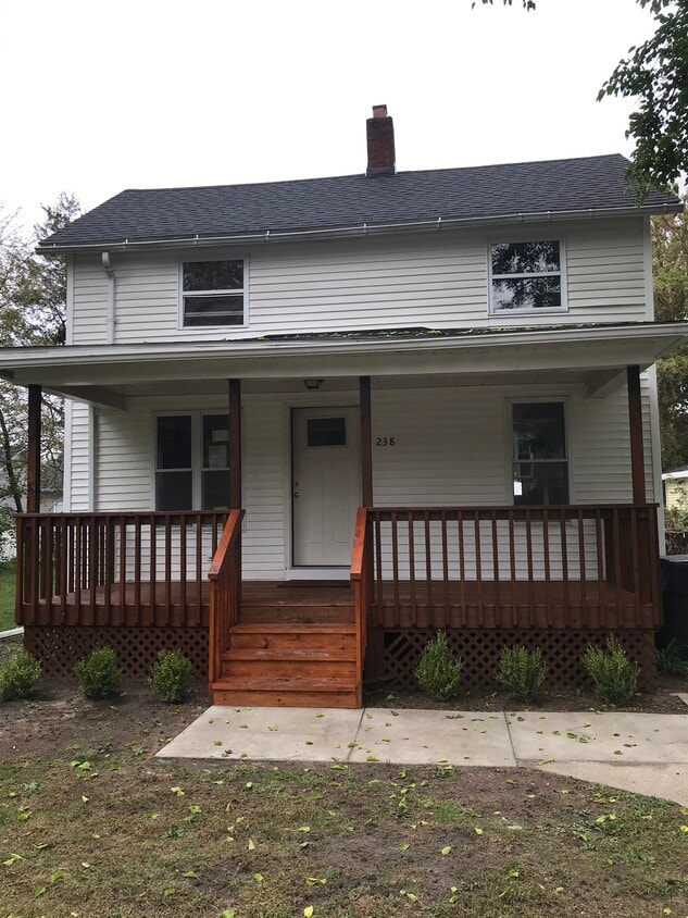 238 N National St, Howell, MI 48843 House Rental in Howell, MI