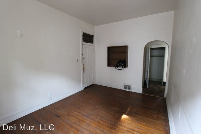 Building Photo - 305 Washington Ave
