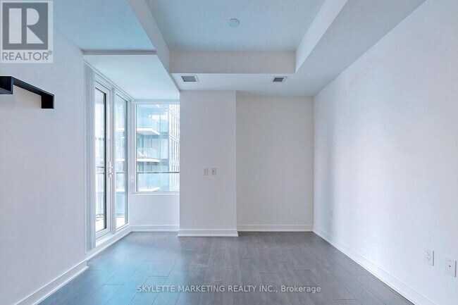 Building Photo - 115-3115 Blue Jays Way
