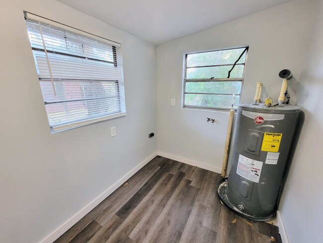 Foto del edificio - Beautiful 3/2 House for Rent