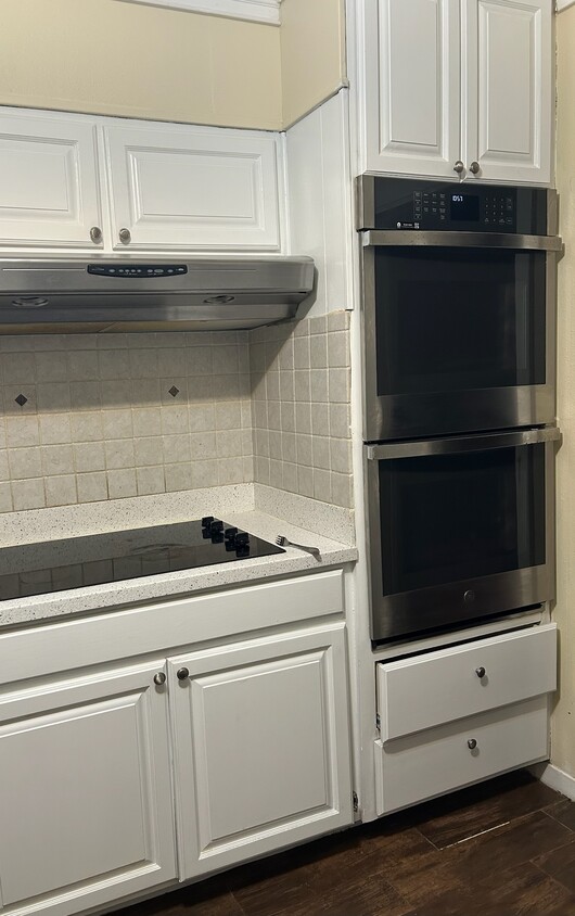 Building Photo - 4820 Dellwood Ln