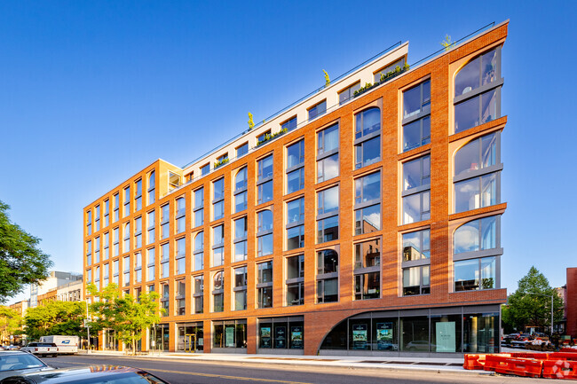 Building Photo - Arris Grand