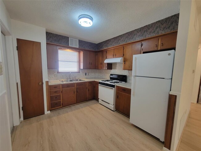 Foto del edificio - 5806 Nassau Dr