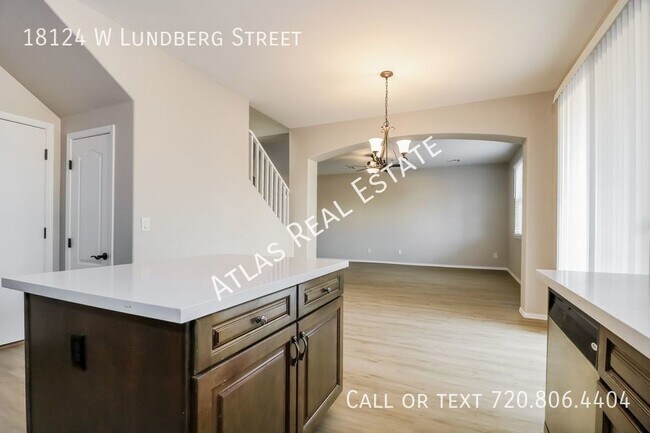Building Photo - 2 WEEKS FREE RENT IF MOVED IN BY 3/15! Bre...