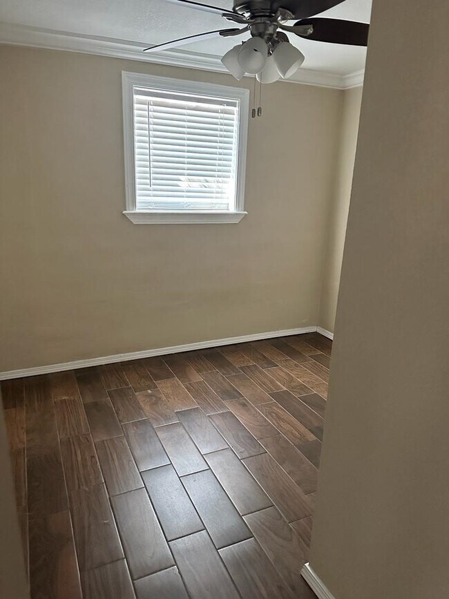 208 W Chapoy St, Del Rio, TX 78840 House Rental in Del Rio, TX