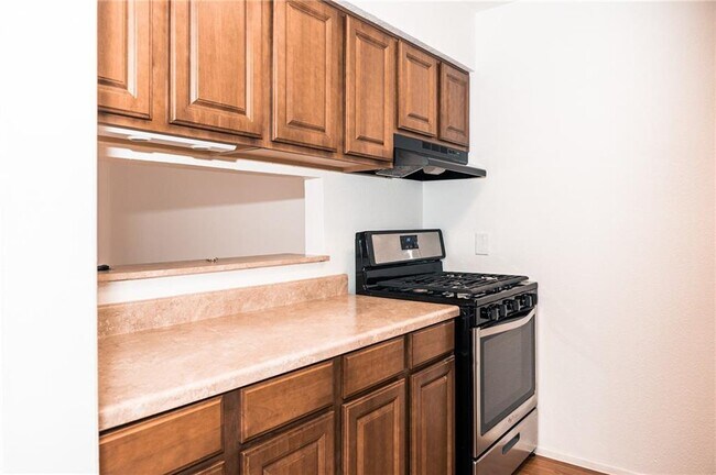 Foto del edificio - 2425 Ashdale Dr