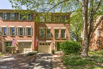 Building Photo - 5144 Woodmire Ln
