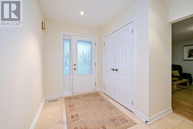 Photo du bâtiment - 12370 Creditview Rd