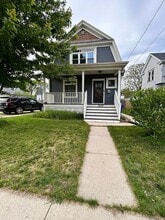 Building Photo - 1004 70th St