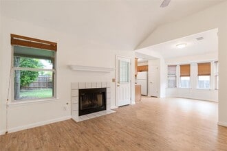 Building Photo - 13806 Greinert Dr