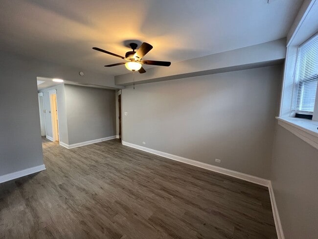 Building Photo - 3614 N. Paulina-3614-G