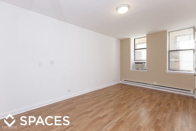 Building Photo - 808 W Junior Ter