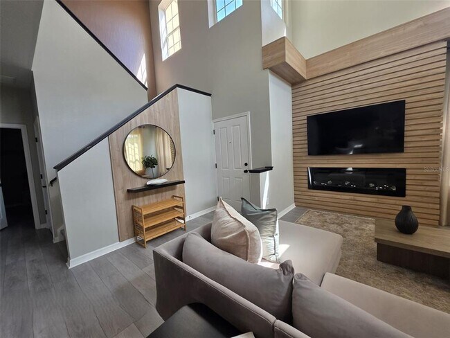 Foto del edificio - 734 Monroe Cir