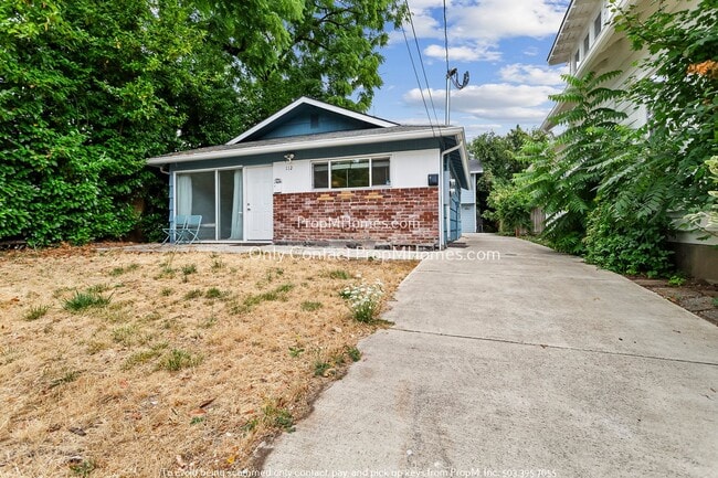 Building Photo - 112 SE 78th Ave