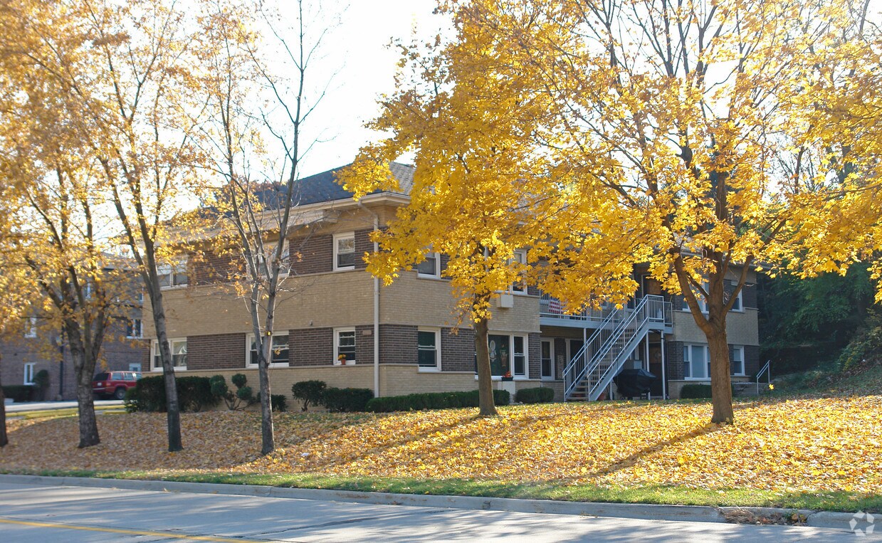 Foto del edificio - 8239 S Archer Ave