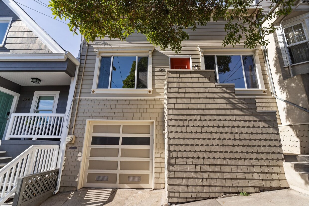 Primary Photo - 2 Bed + Bonus Room + Office, 2 Bath Bernal...