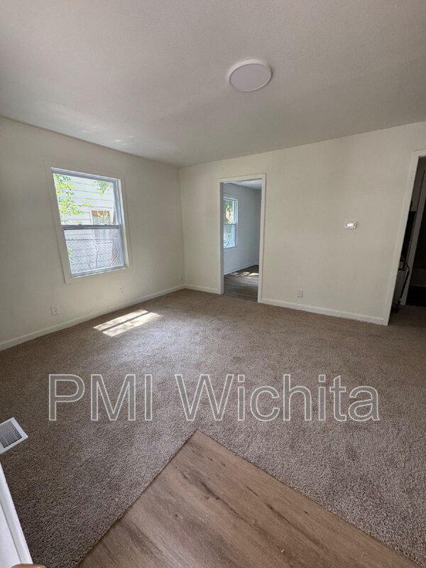 Foto del edificio - 4311 E Lincoln St